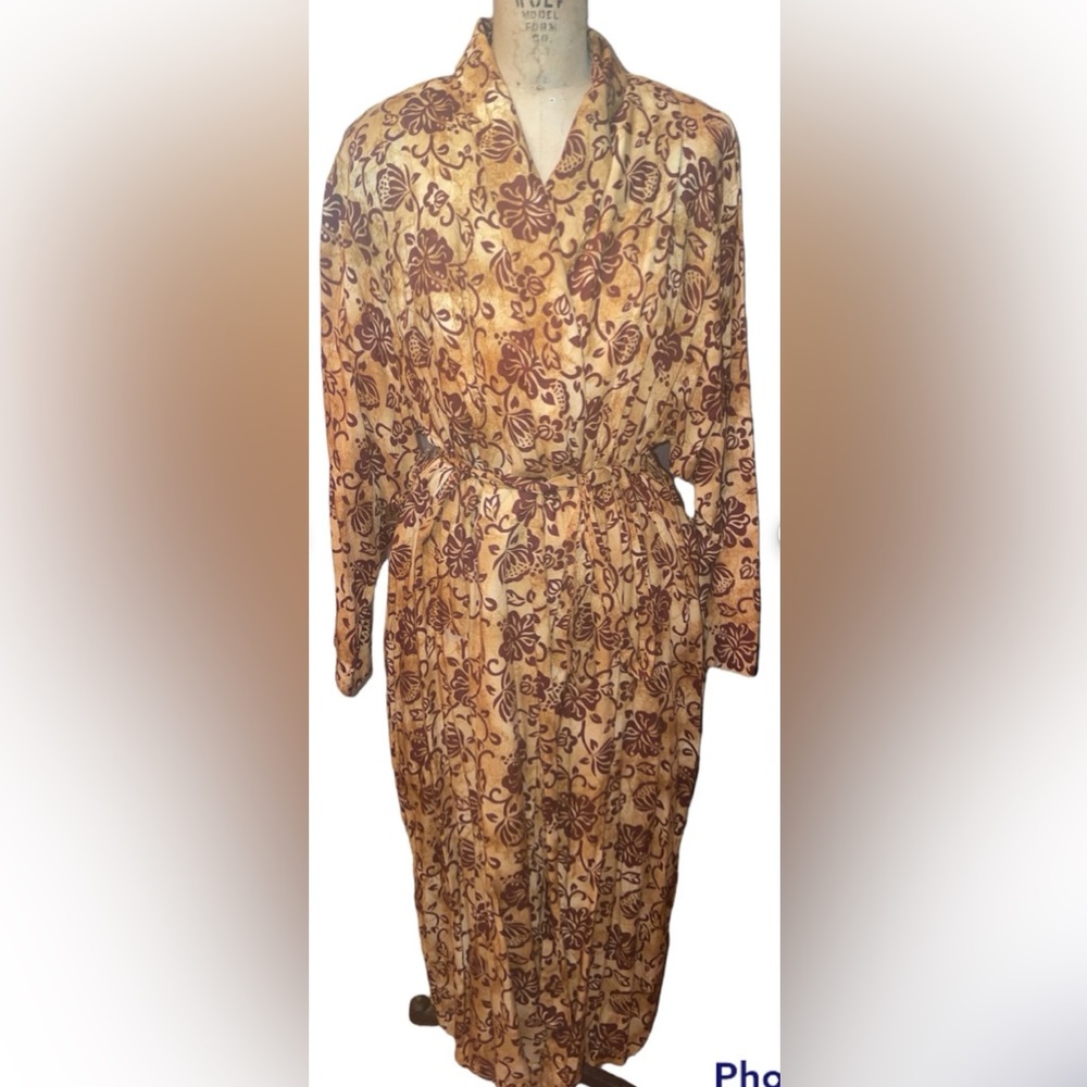 Vintage 80’s Victoria’s Secret Hawaiian Floral Belted Full Length Robe